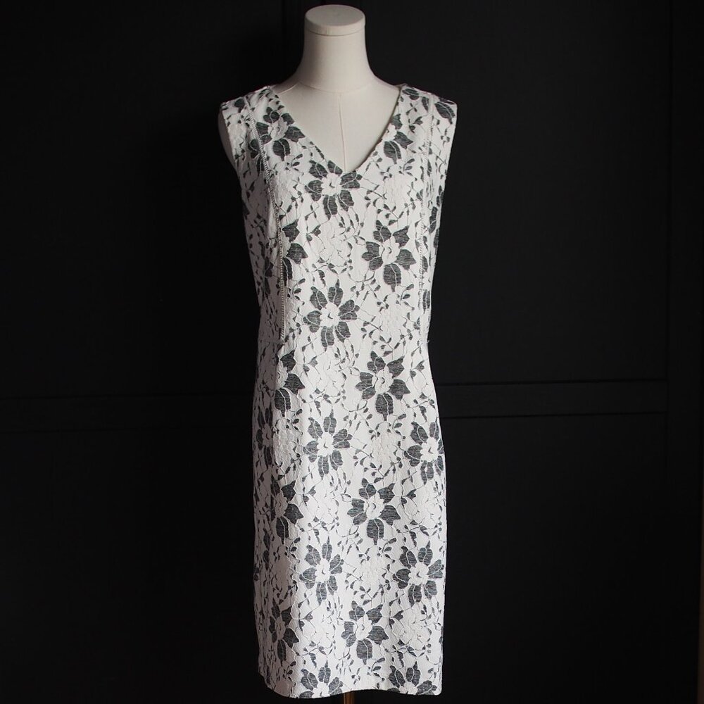 Jolibel | Sleeveless Lace Floral Dress